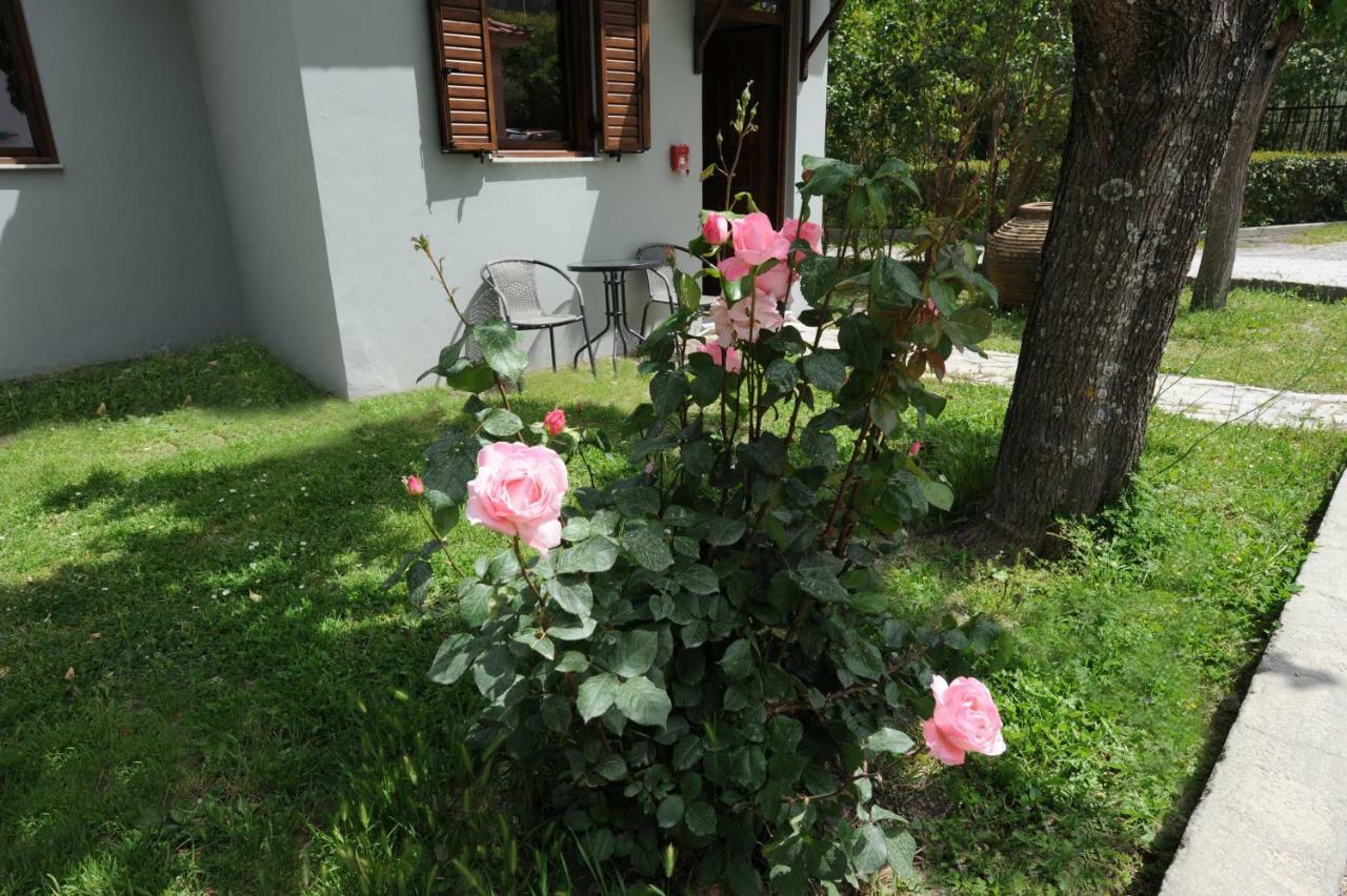 Castle View Bungalows Mystras Exterior foto
